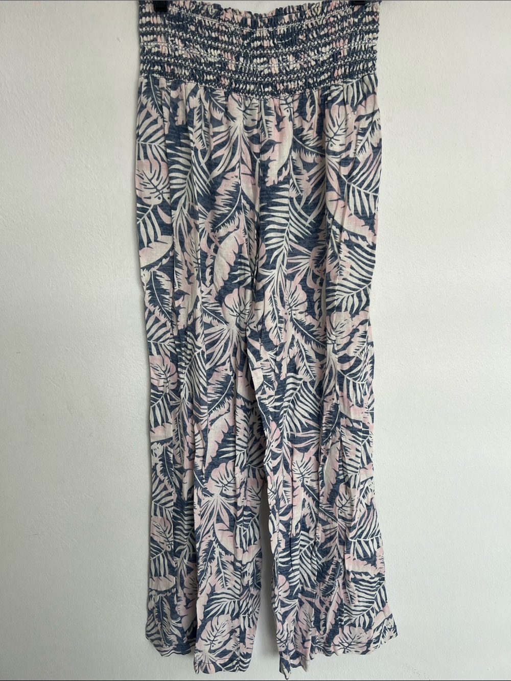 Smocked Waist Tropical Print Wide-Leg Pants - Pink & Navy